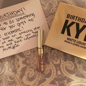 Kylie Cosmetics Candy K Birthday Mini Matte