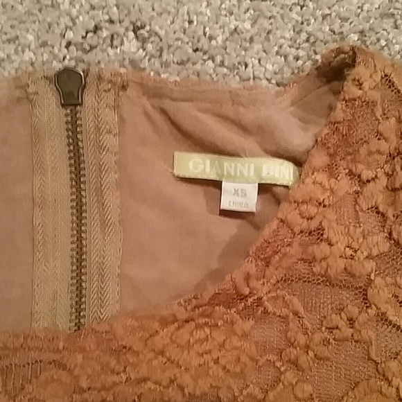 Gianni Bini 3/4 sleeve lace shirt - Picture 2 of 3