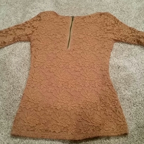 Gianni Bini 3/4 sleeve lace shirt - Picture 3 of 3