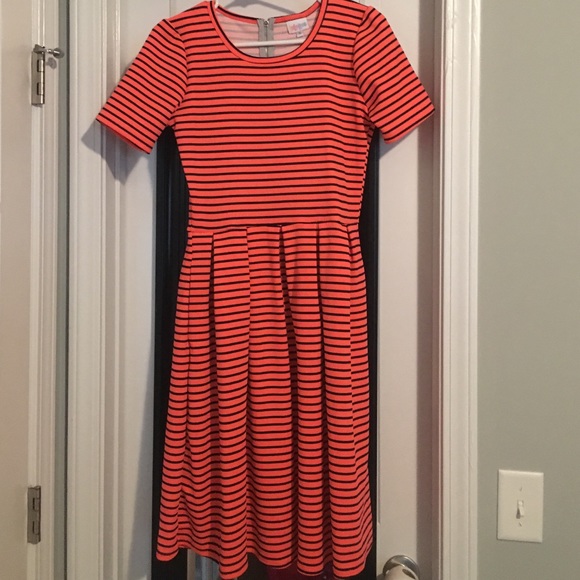 Small Lularoe Amelia.