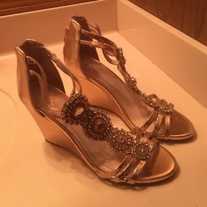 👰DESTINATION WEDDING👰Vince Camuto shoes size 6.5