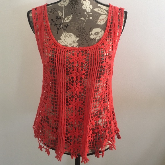🎁  2/$20  Kadence crochet top
