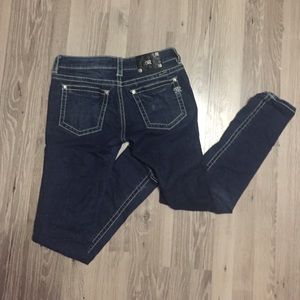 Dark wash Miss Me skinny jeans!