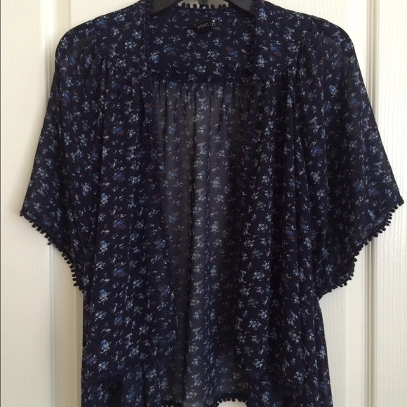 💙 Forever 21 floral blue kimono