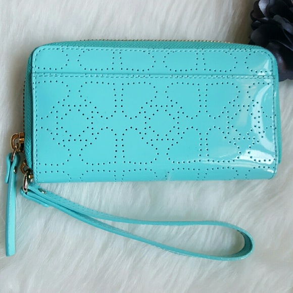 🚫SOLD🚫 Kate Spade Wristlet - Picture 2 of 4