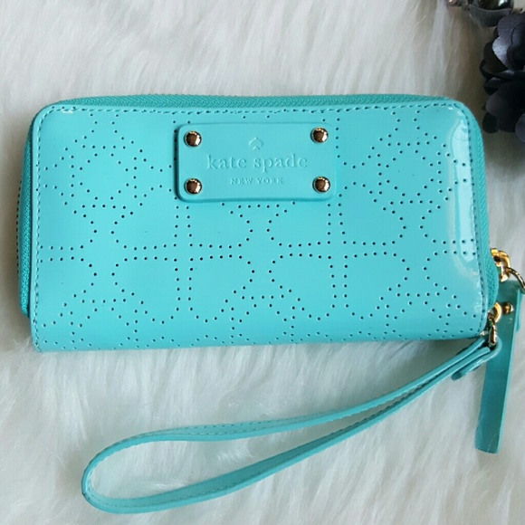🚫SOLD🚫 Kate Spade Wristlet - Picture 3 of 4