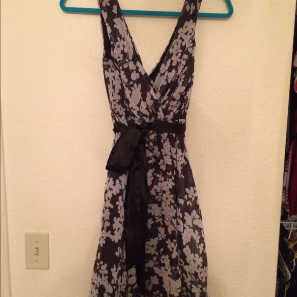 Dress - Picture 1 of 2