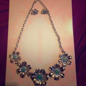 Flower statement necklace and matching earrings!
