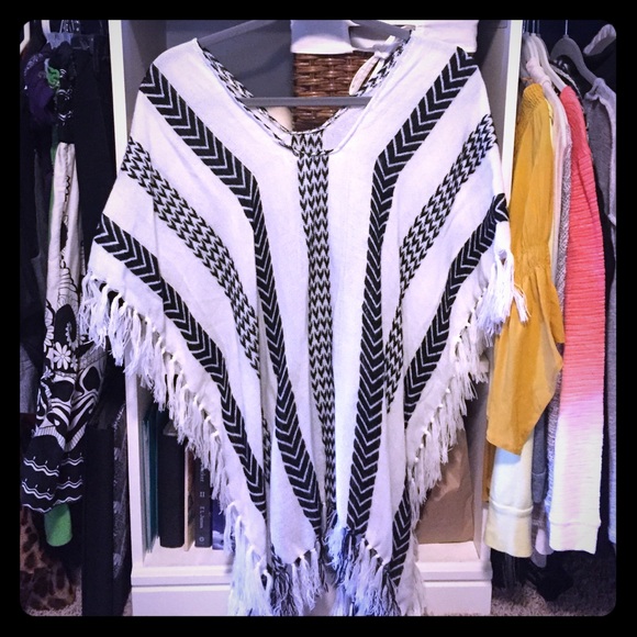 NWOT Express Aztec pancho