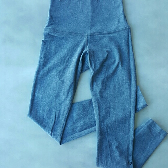 SOLD Lululemon Size 2 Wunder Under High-rise Pant
