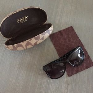Coach sunglasses (like new)
