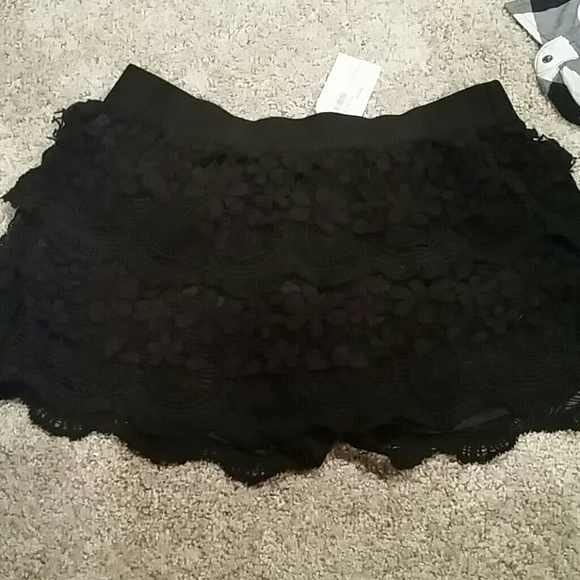 High waisted lace shorts - Picture 1 of 4