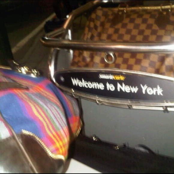 Keep your OFFERS CLASSY. NO TRADES. Unless....🤑🤑 - Picture 4 of 4