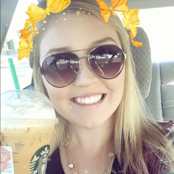 Meet your Posher, Mikayla