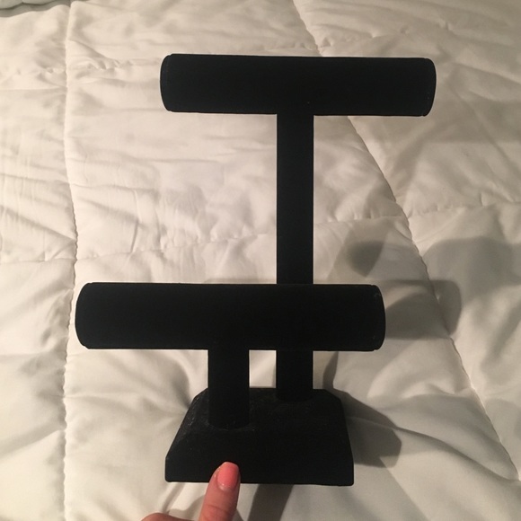 Black Hewlett holder