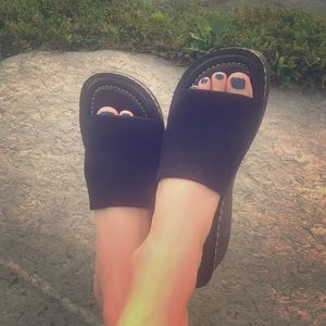 Parade chunky slides