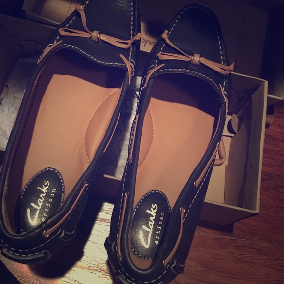 Size 8 Clarks Dunbar groove