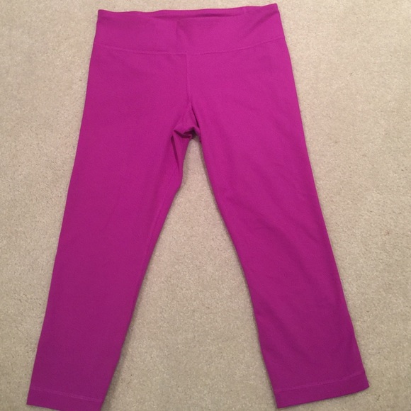 Under armour size small capris