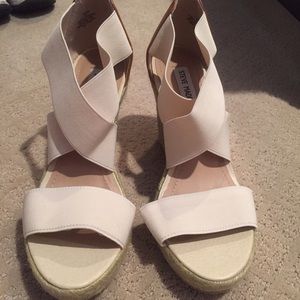 Steve Madden scrappy wedges
