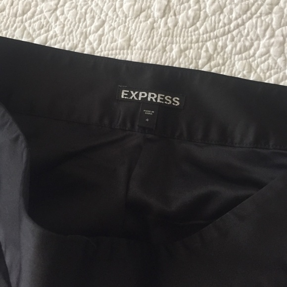 Express Ruched Skirt - Picture 2 of 3