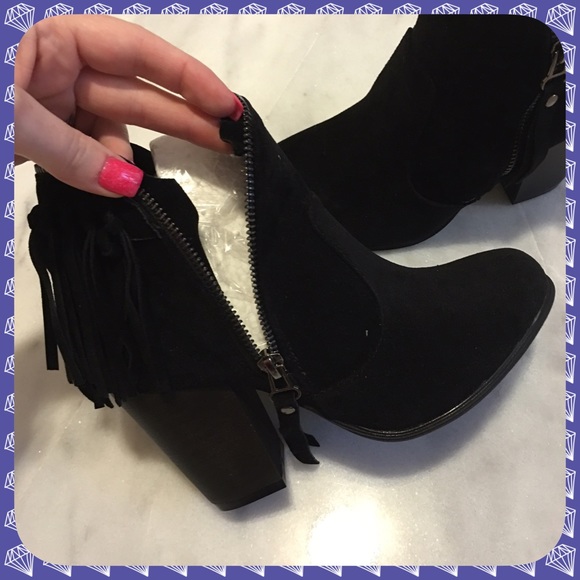 {LAST 1} 💥SALE NIB suede fringe booties zipper - Picture 4 of 4