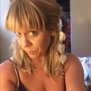 Meet your Posher, Abbey