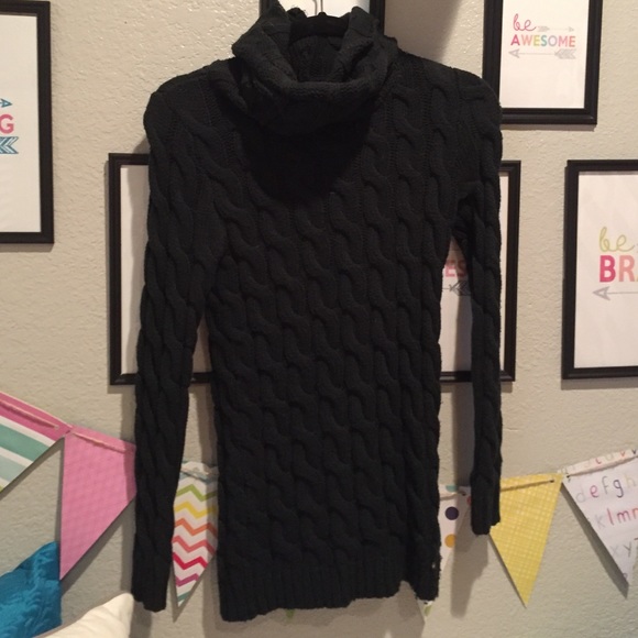 Hunter green cable turtleneck - Picture 1 of 1