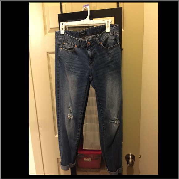 distressed boyfriend jeans (long capri)