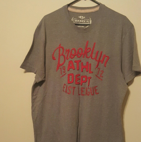 Gently worn Mens Old Navy T-shirt