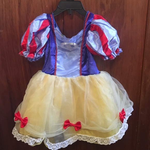 Snow White costume