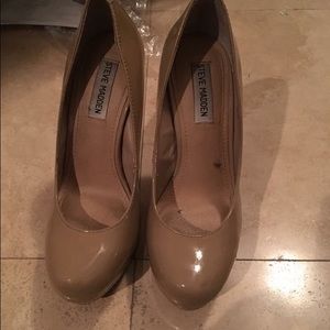 Steve Madden USED heels size 8