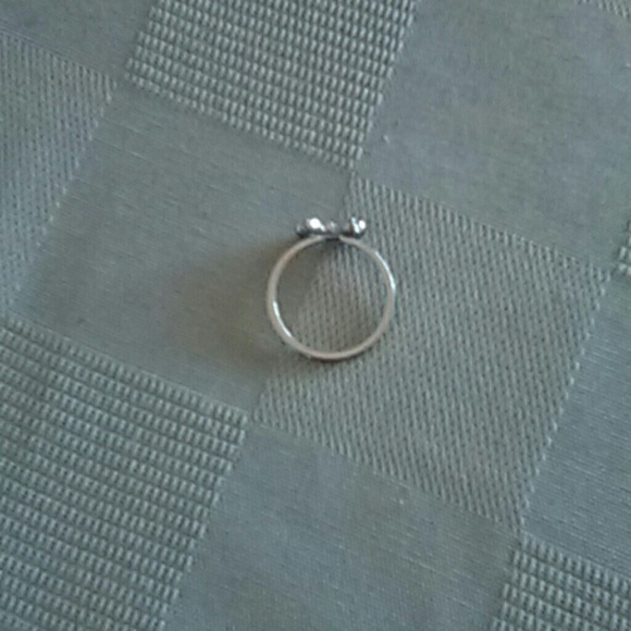 Silver crystal bow ring - Picture 2 of 3