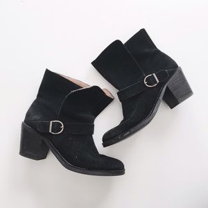 Red Camel Black Suede Stacked Heel Low Boots