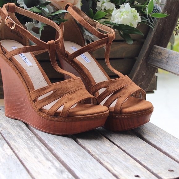 LAST ONE Wooden Wedge Platform Heel Ankle Strap