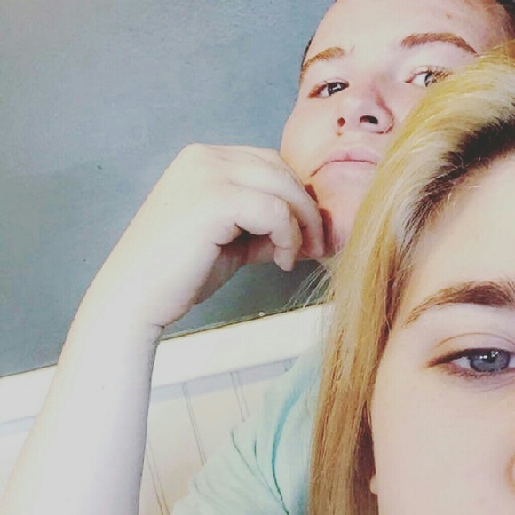 Meet your Posher, Danielle - Picture 1 of 1