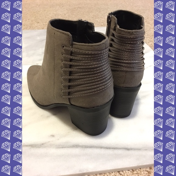 {LAST 1} 🎉HP SALE Taupe heeled booties w lace up - Picture 4 of 4