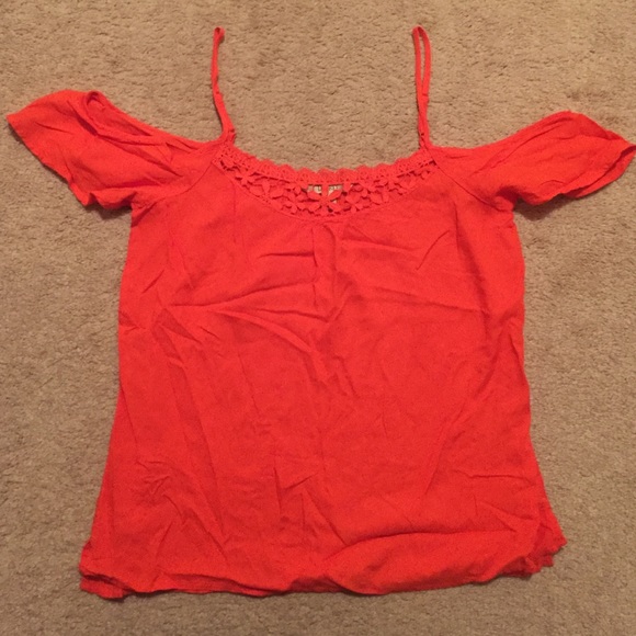 Off the shoulders shirt