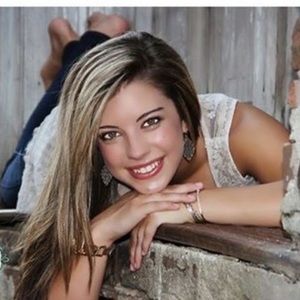 Meet your Posher, Hannah