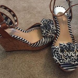 Blue/White Gianni Bini Wedges