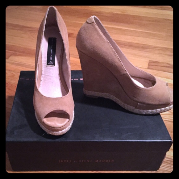 Steven by Steve Madden Kristta, Size 7, Nude Wedge