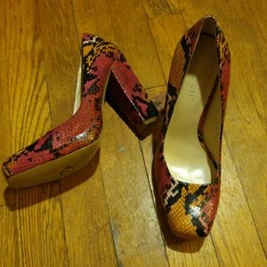 Nine West multicolor snakeskin heels