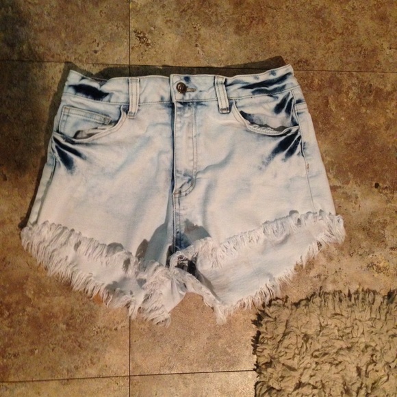 Distressed high waisted shorts