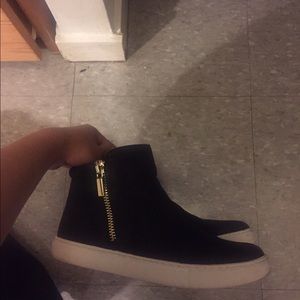 Kenneth Cole Sneakers