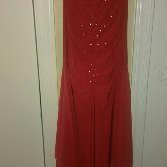 Dress - Picture 3 of 3