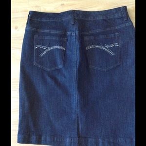Gloria Vanderbilt jean skirt size 10