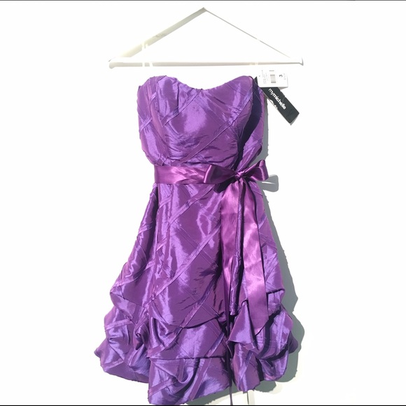 Homecoming dress! Never worn, new with tags! - Picture 1 of 3