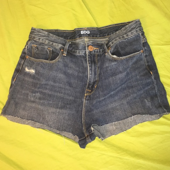 BDG URBAN OUTFITTERS HIGH WAIST SHORTS