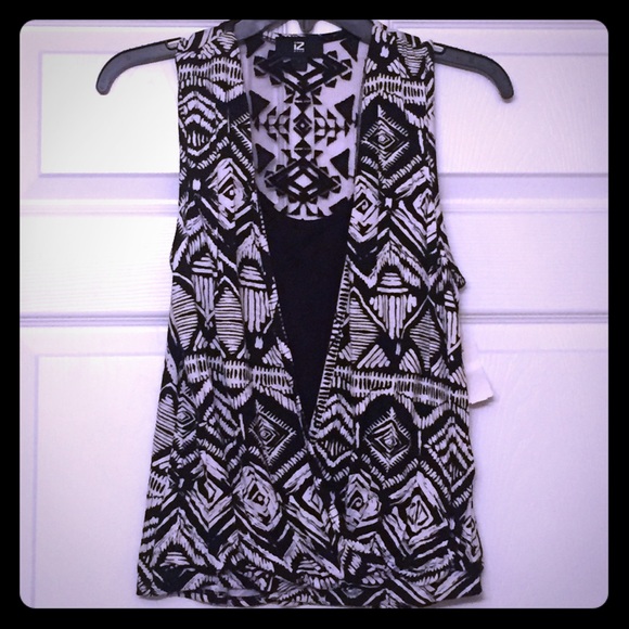 iZ Byer brand Aztec top