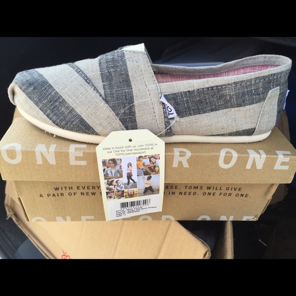 Beige and Navy Blue Toms