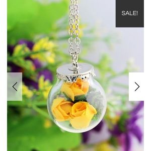 Silver Plated Dried Flower Glass Pendant Necklace